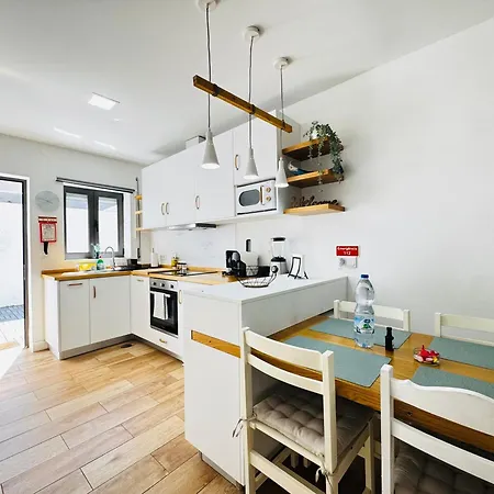 Casa Do Mar - Reconnect - T2 Com Patio Junto A Οβάρ