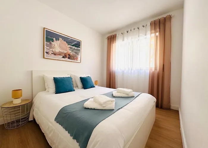 Casa Do Mar - Reconnect - T2 Com Patio Junto A * 欧瓦